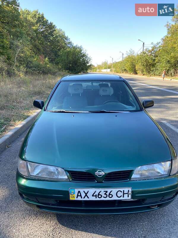 1996 nissan almera