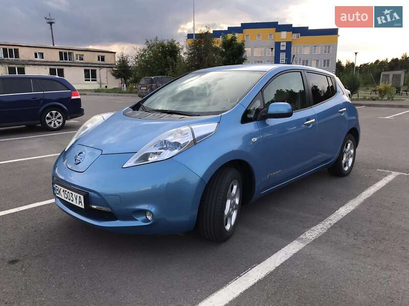 2011 nissan leaf