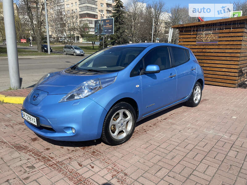 2011 nissan leaf