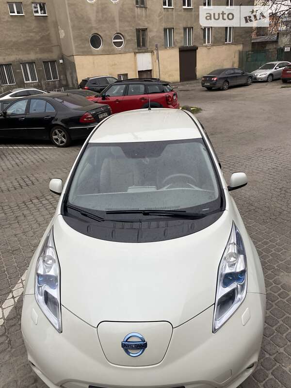 2011 nissan leaf
