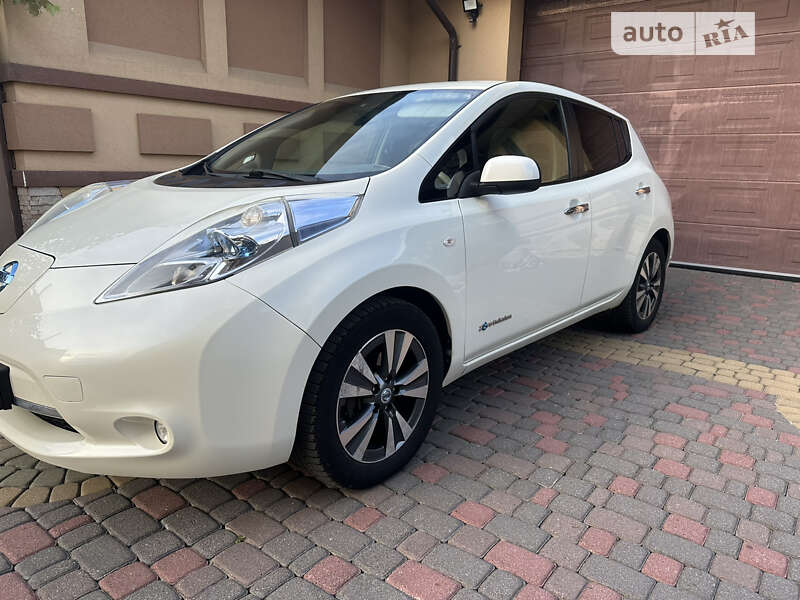 2011 nissan leaf