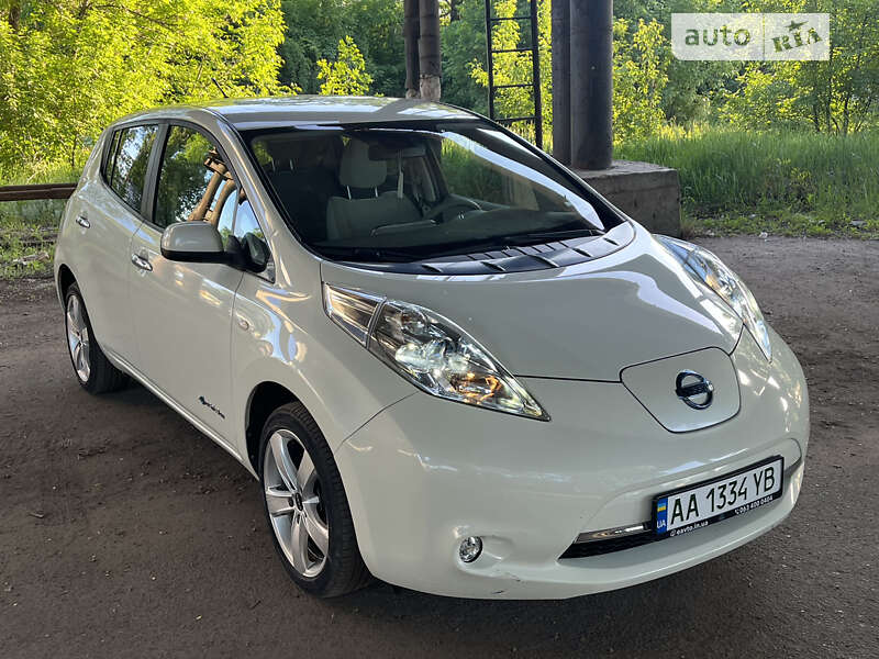 2011 nissan leaf