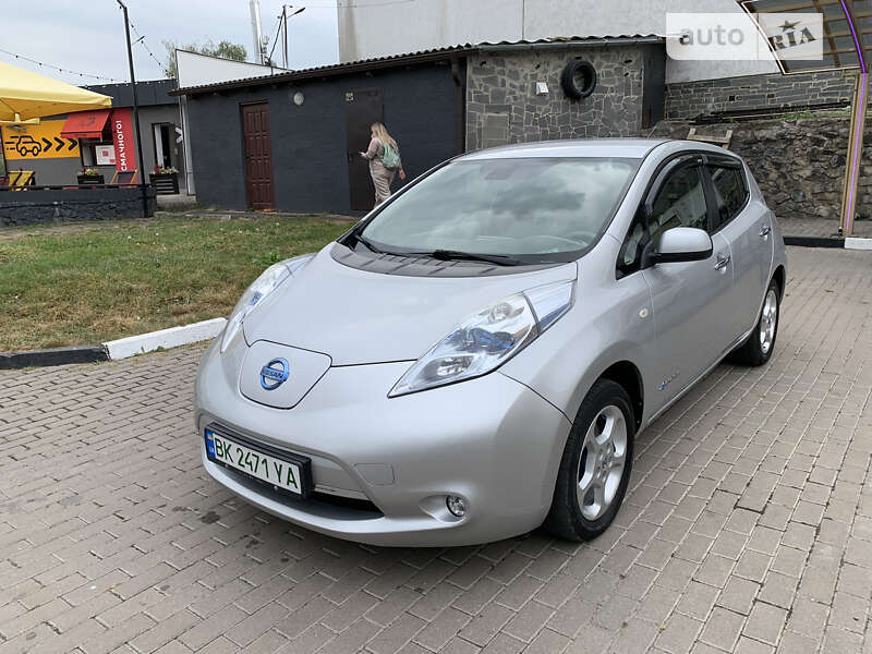 2012 nissan leaf