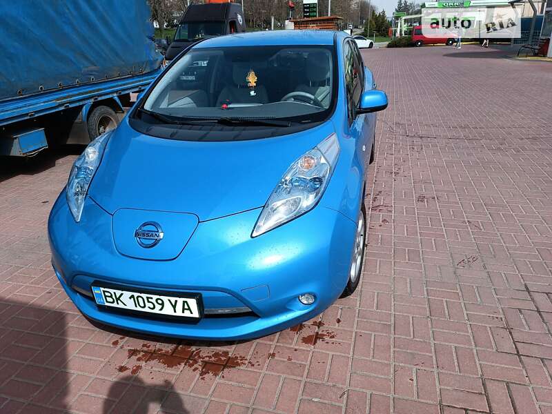 2012 nissan leaf