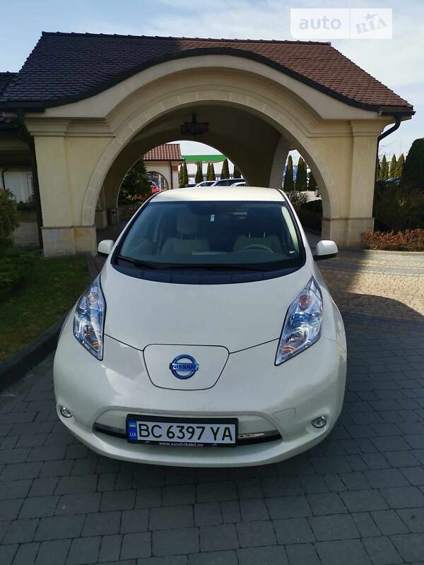 2012 nissan leaf