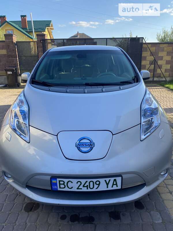 2012 nissan leaf