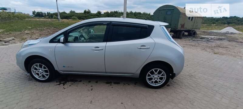 2012 nissan leaf