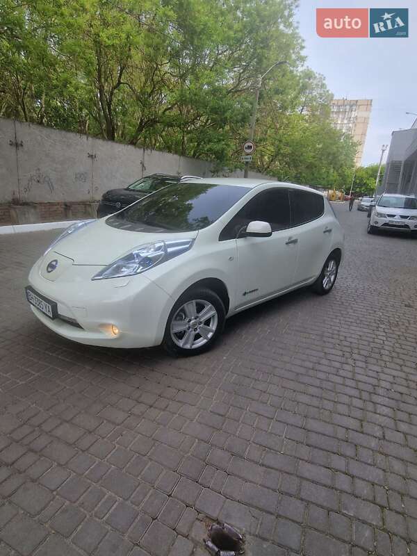 2012 nissan leaf