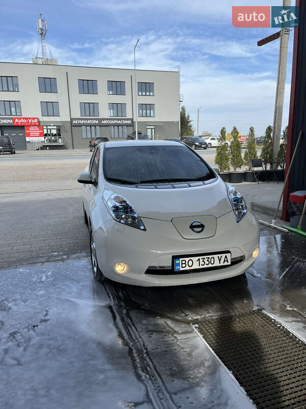 2012 nissan leaf