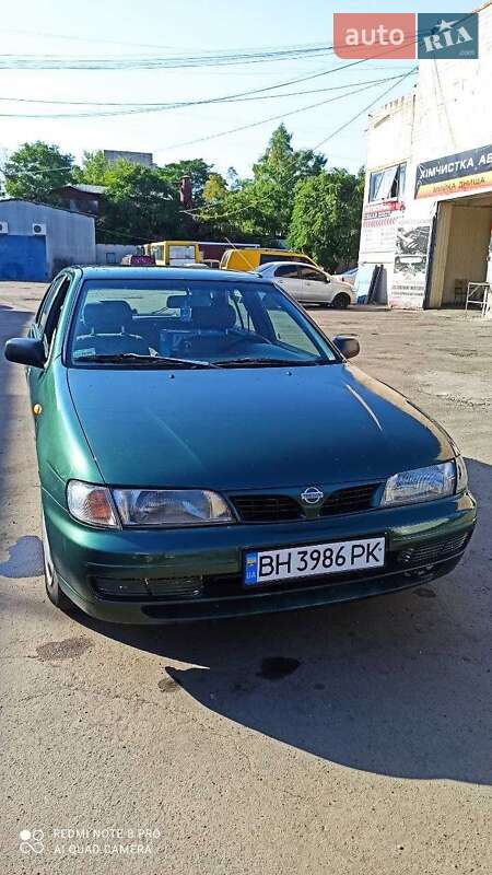 1996 nissan almera
