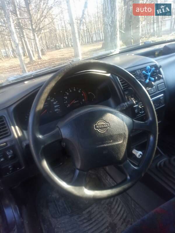 1997 nissan almera