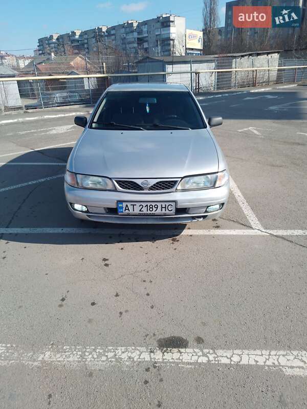 1998 nissan almera