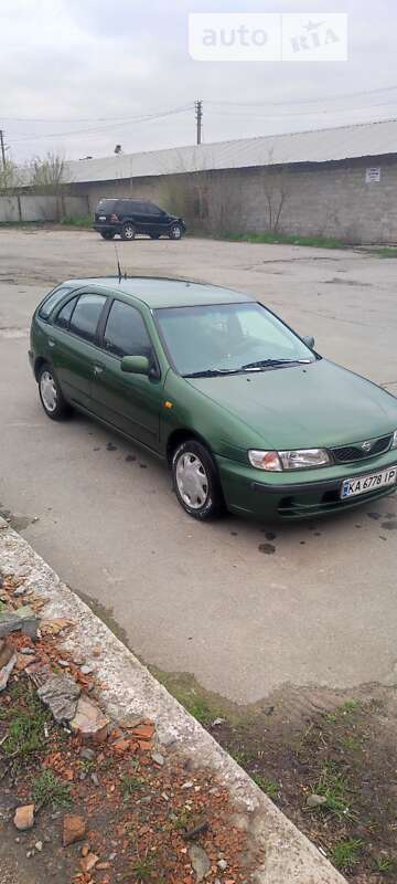 2000 nissan almera