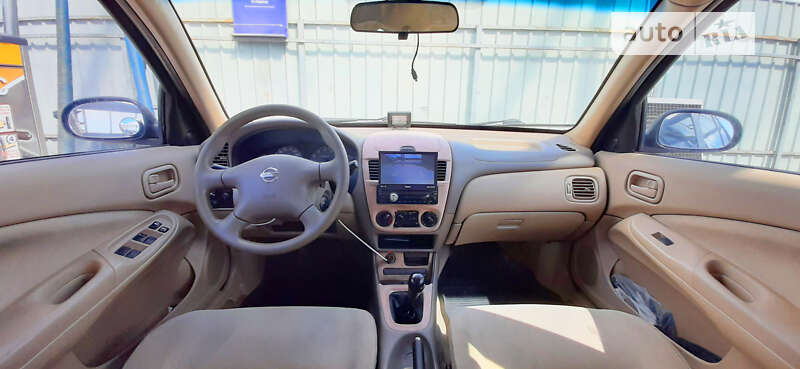 2004 nissan sunny