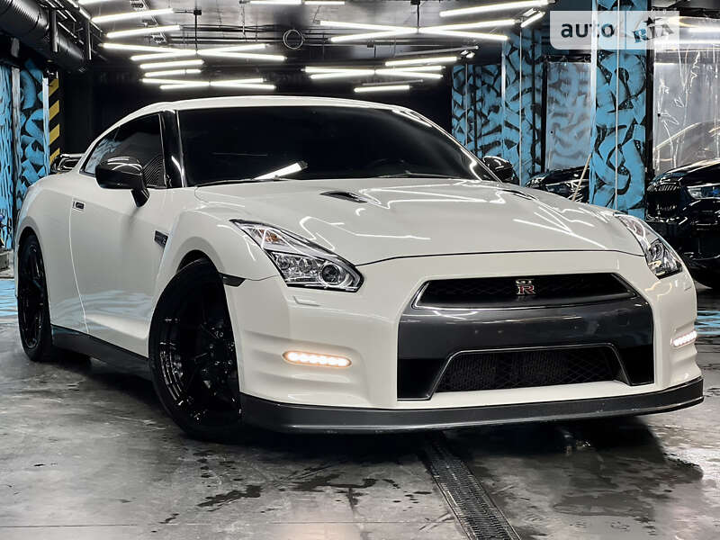 2013 nissan gt-r