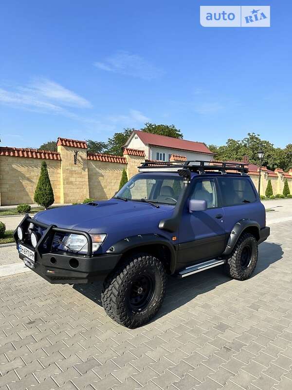 2000 nissan patrol