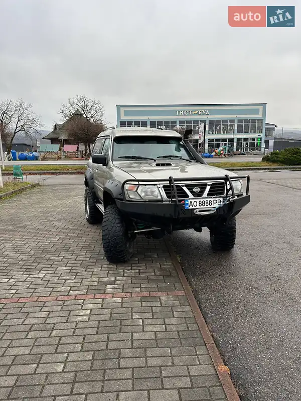 2000 nissan patrol