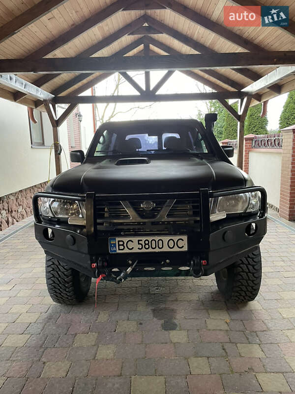 2001 nissan patrol