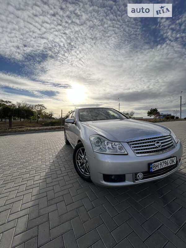 2004 nissan fuga