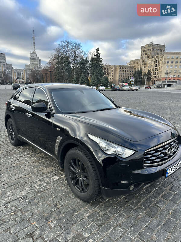 2008 infiniti fx35