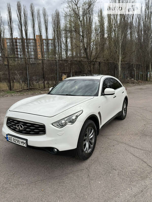 2008 infiniti fx35