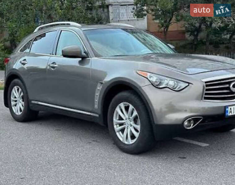 2009 infiniti fx35