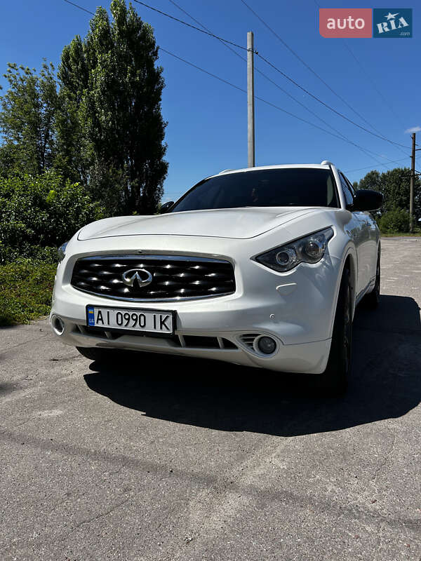 2009 infiniti fx35