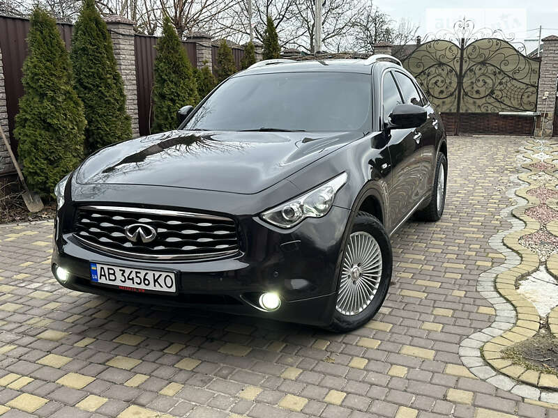 2009 infiniti fx35
