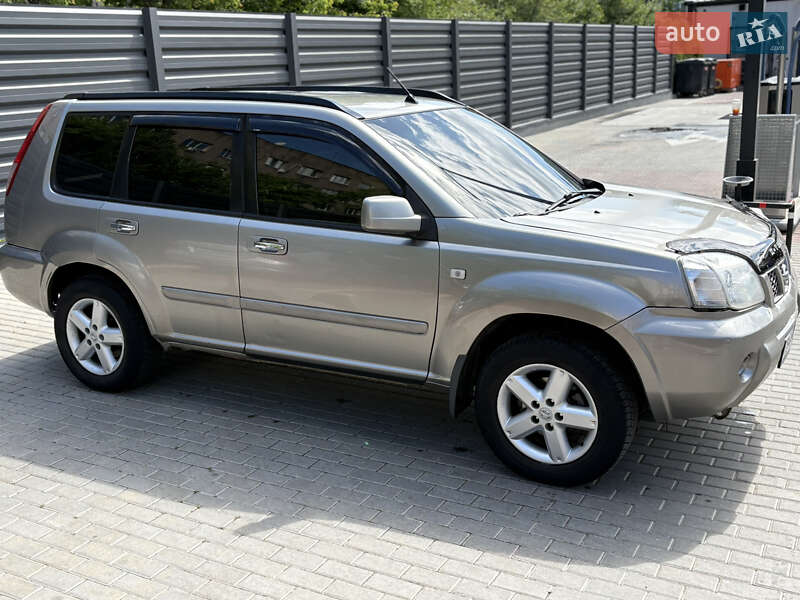 2006 nissan x-trail
