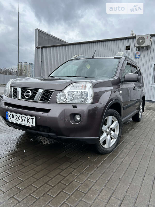 2010 nissan x-trail