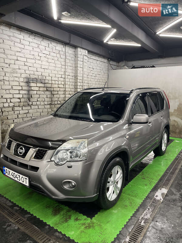 2011 nissan x-trail