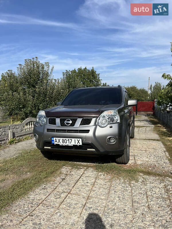 2011 nissan x-trail
