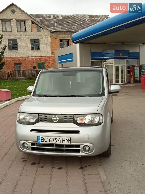2010 nissan cube
