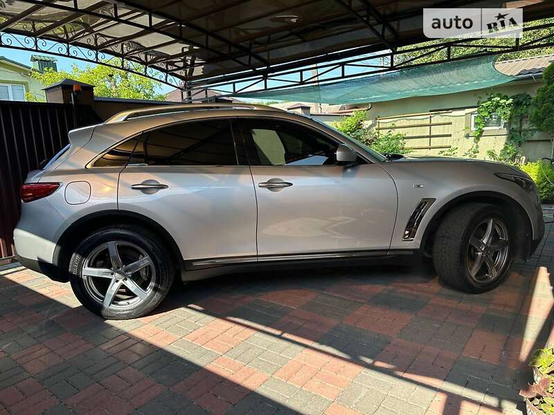 2008 infiniti fx50