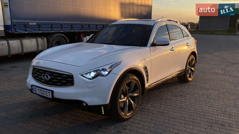 2010 infiniti fx50