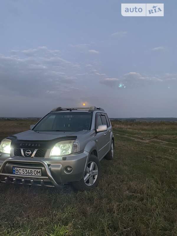 2005 nissan x-trail