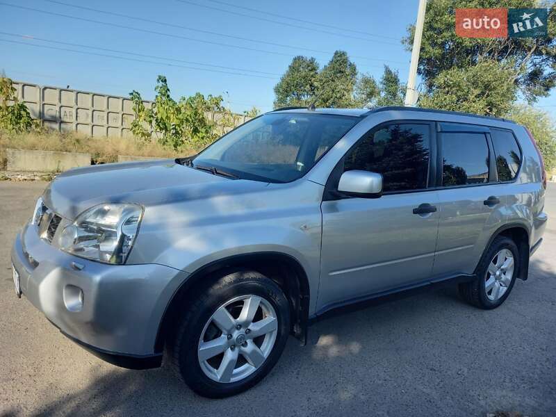 2010 nissan x-trail