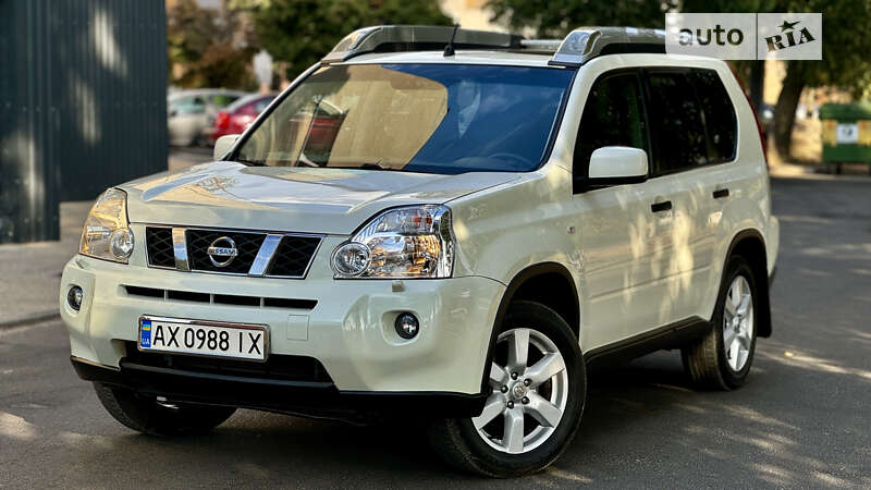 2010 nissan x-trail