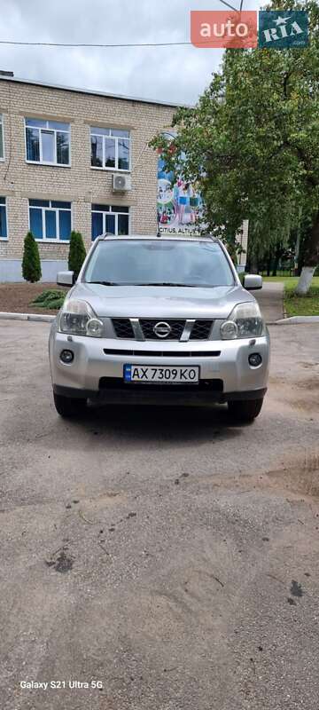 2010 nissan x-trail