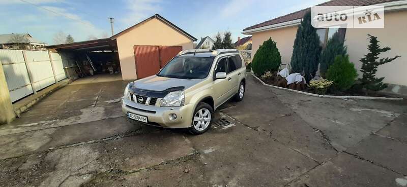 2010 nissan x-trail