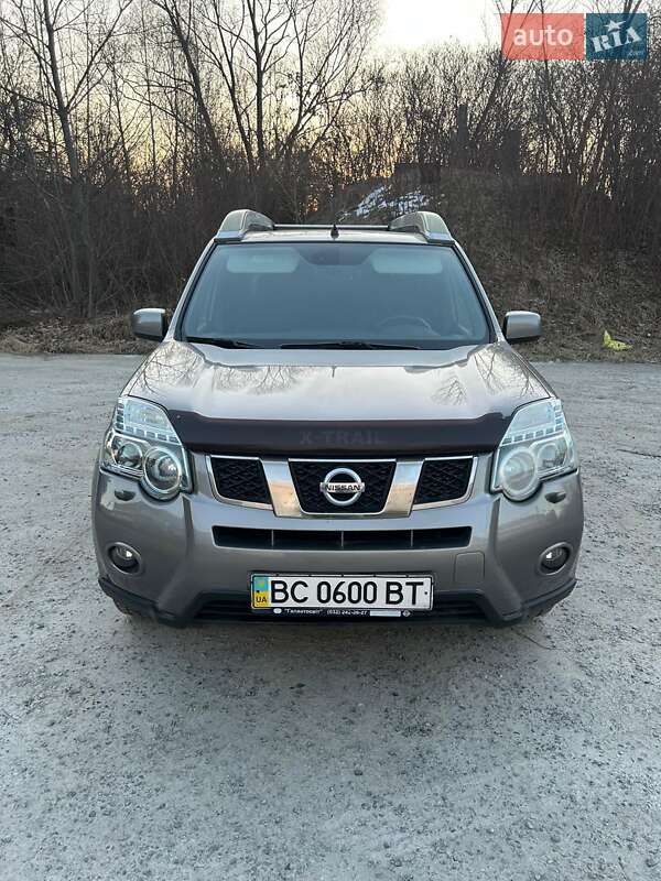 2010 nissan x-trail