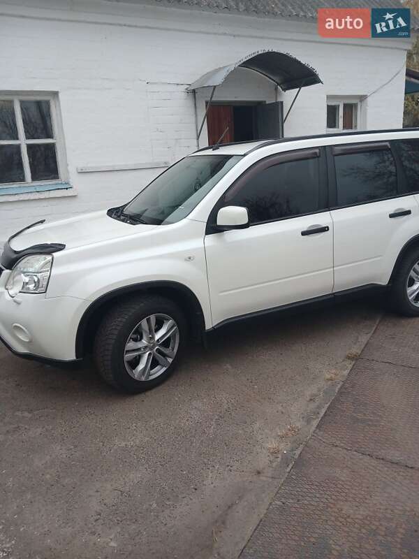 2010 nissan x-trail
