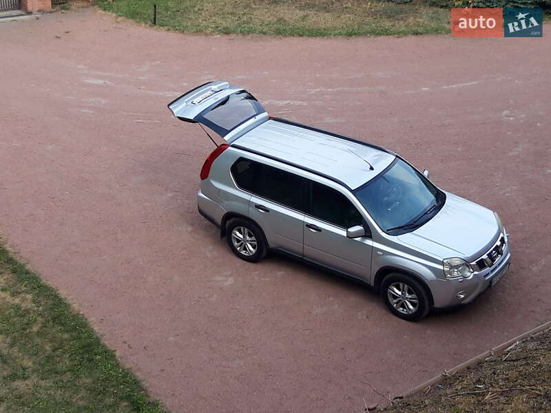 2010 nissan x-trail