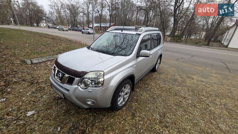 2010 nissan x-trail