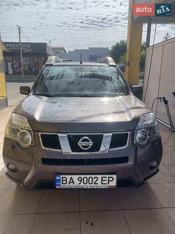 2010 nissan x-trail