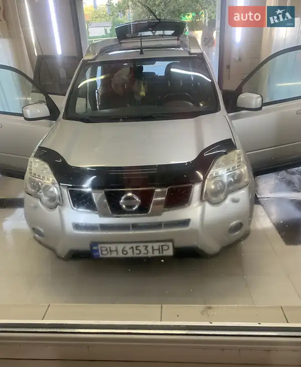 2010 nissan x-trail