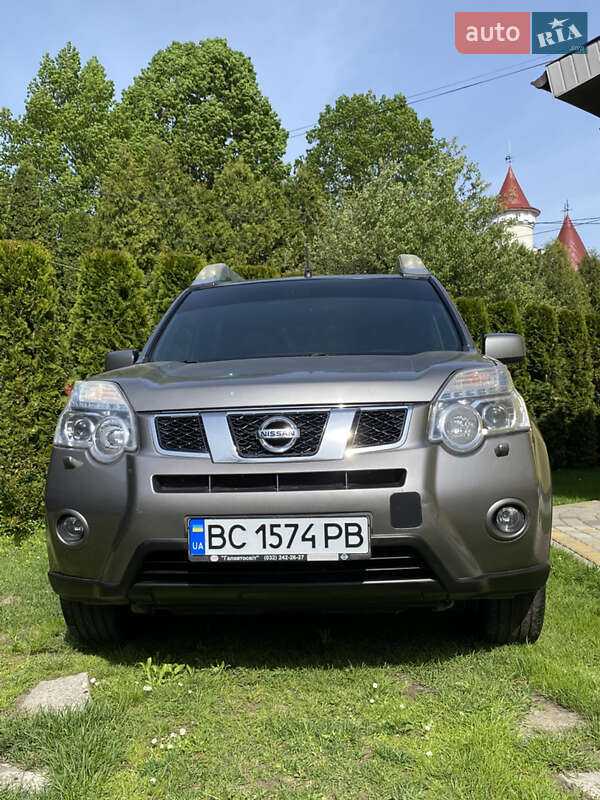2010 nissan x-trail