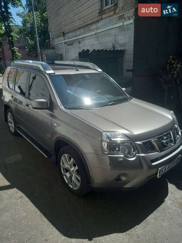 2011 nissan x-trail