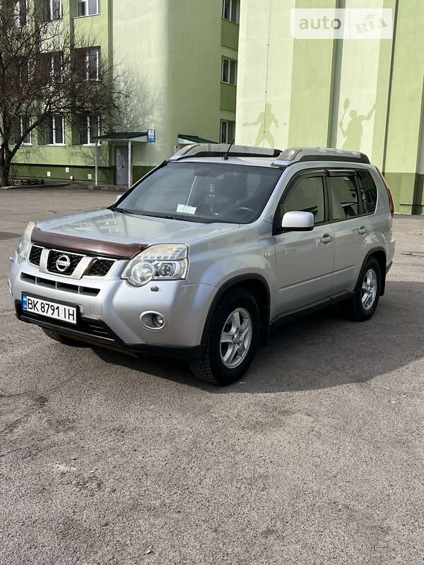2011 nissan x-trail