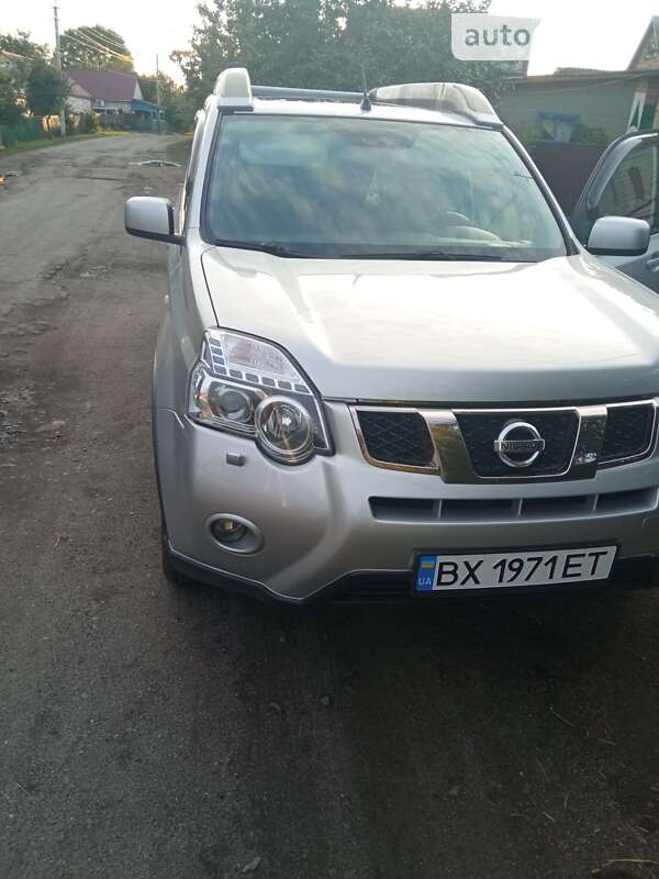 2011 nissan x-trail